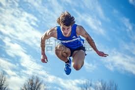 东契奇真适合洛杉矶大舞台：连续秀背传+脚踝终结助攻三分命中！