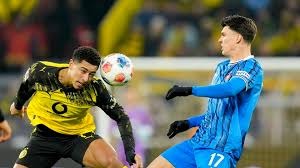 爆发！哈登三分钟内连续轰下9分 造对手三分犯规自己都笑了