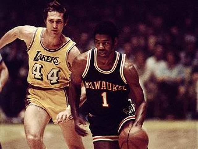 赛中送出了 赛中送出了